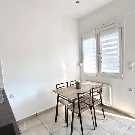 Loyal Apartman
